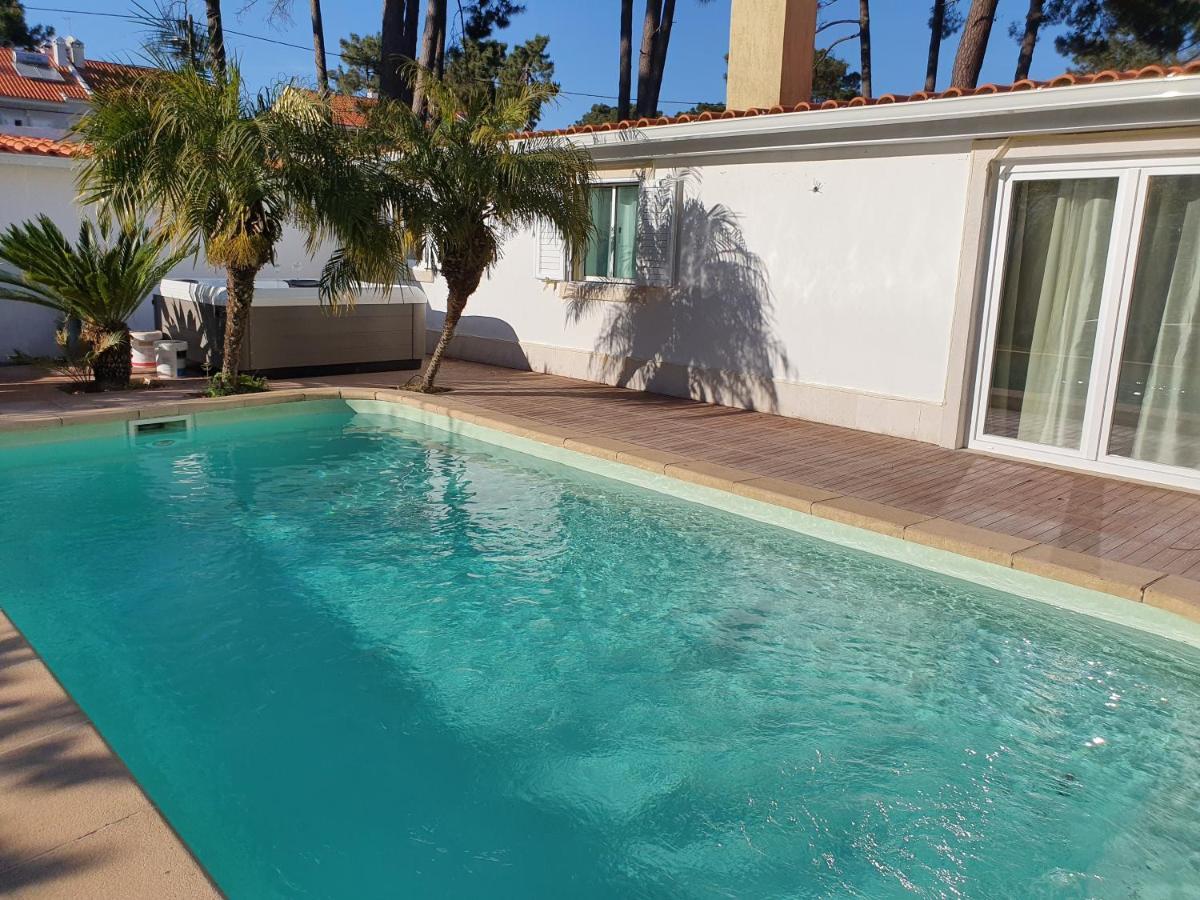 Guest House Ruceel Aroeira Almada Esterno foto