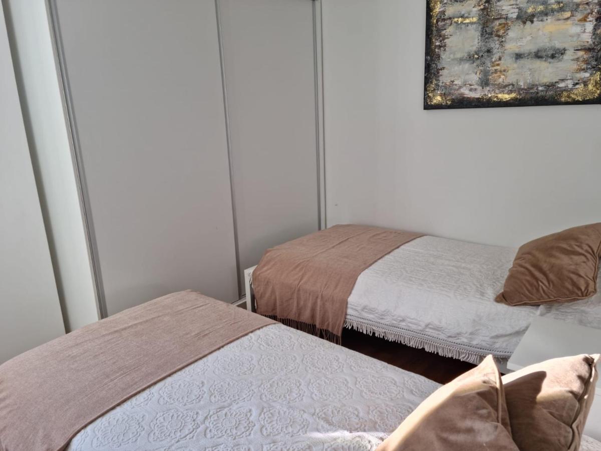 Guest House Ruceel Aroeira Almada Esterno foto