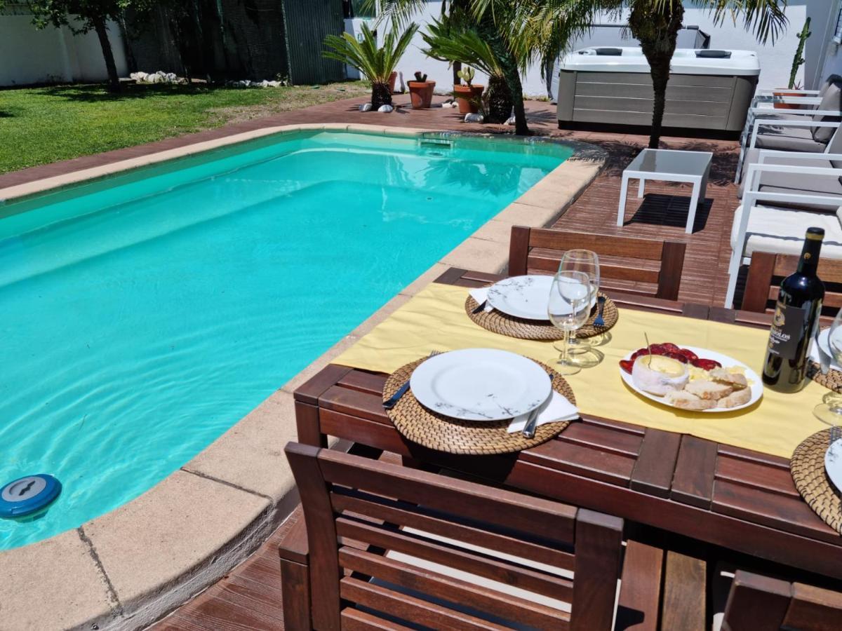 Guest House Ruceel Aroeira Almada Esterno foto