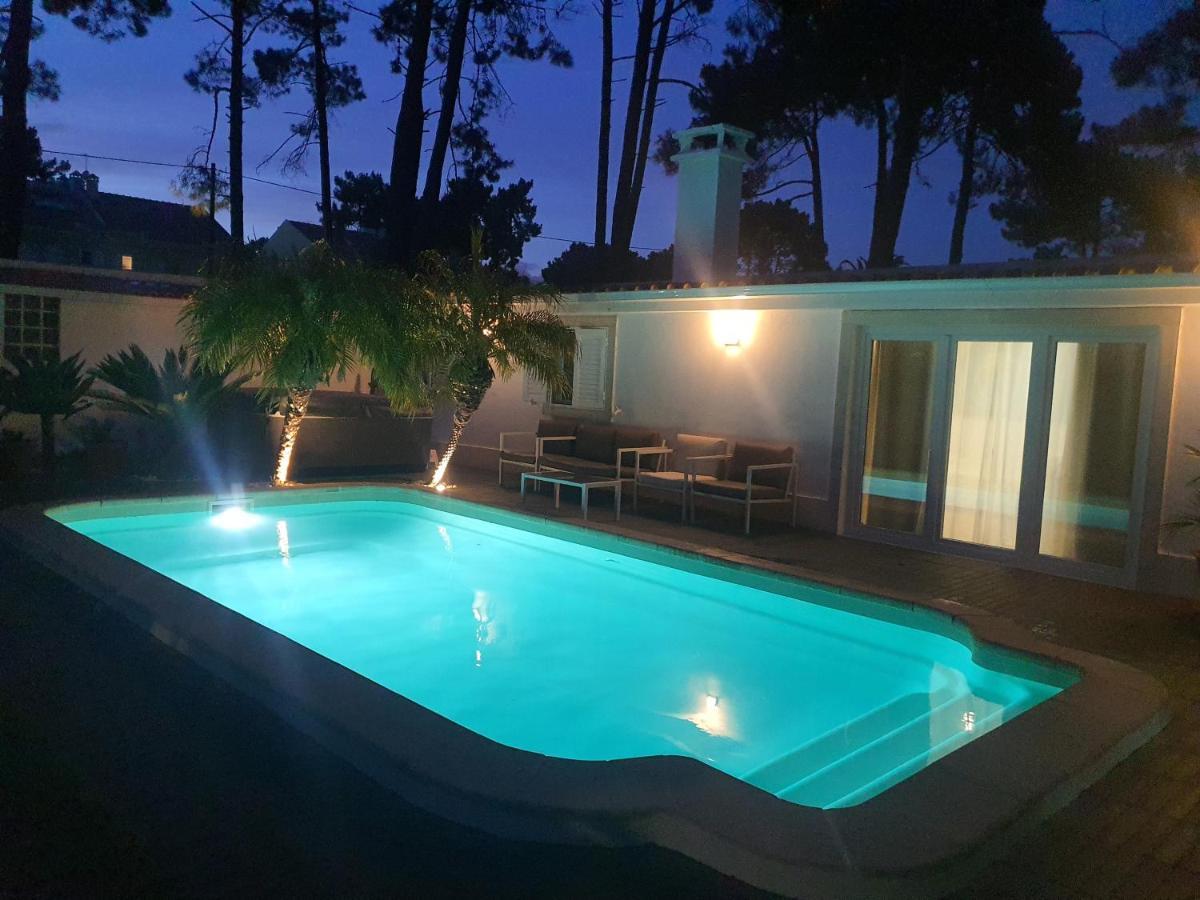 Guest House Ruceel Aroeira Almada Esterno foto