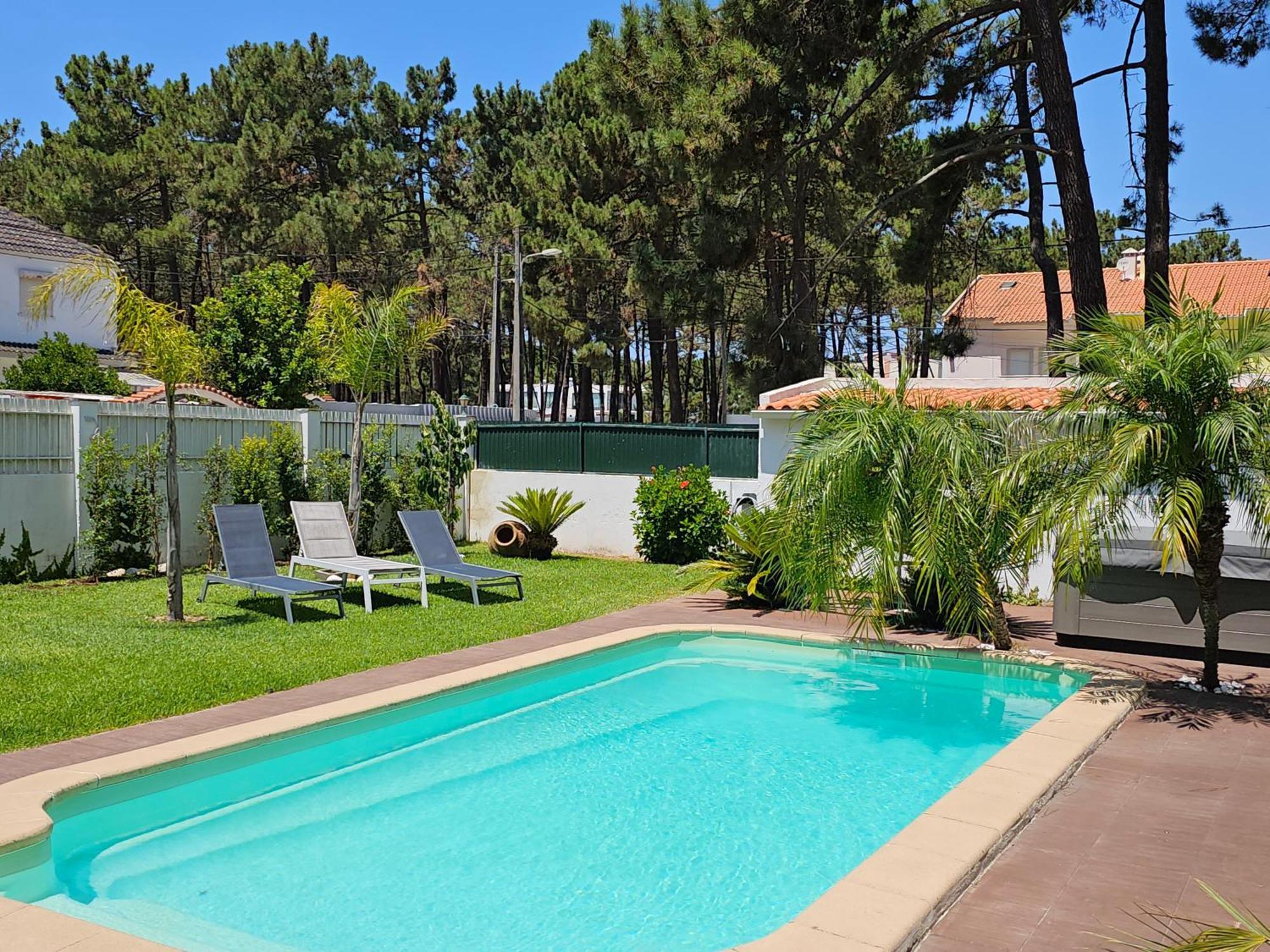 Guest House Ruceel Aroeira Almada Esterno foto